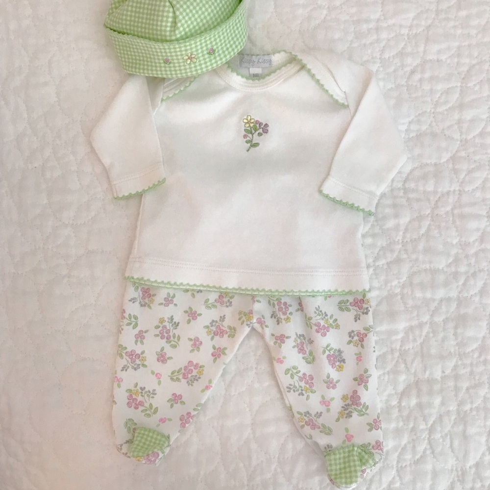 🌸 Kissy Kissy EUC 3-pc Newborn Outfit 🌸